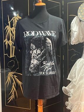 Fruit of the Loom Black Rod Wave "Beautiful Mind Tour 2022" Graphic Tee